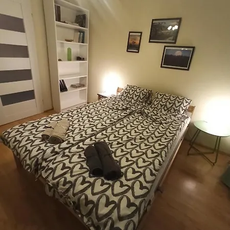 Za Rogiem Papierni Apartment *