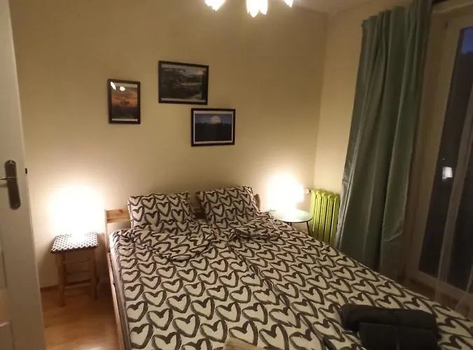 Za Rogiem Papierni * דוז'ניקי ז'דרוז'